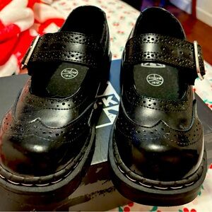 TUK BLACK WING TIP . Worn once size 7